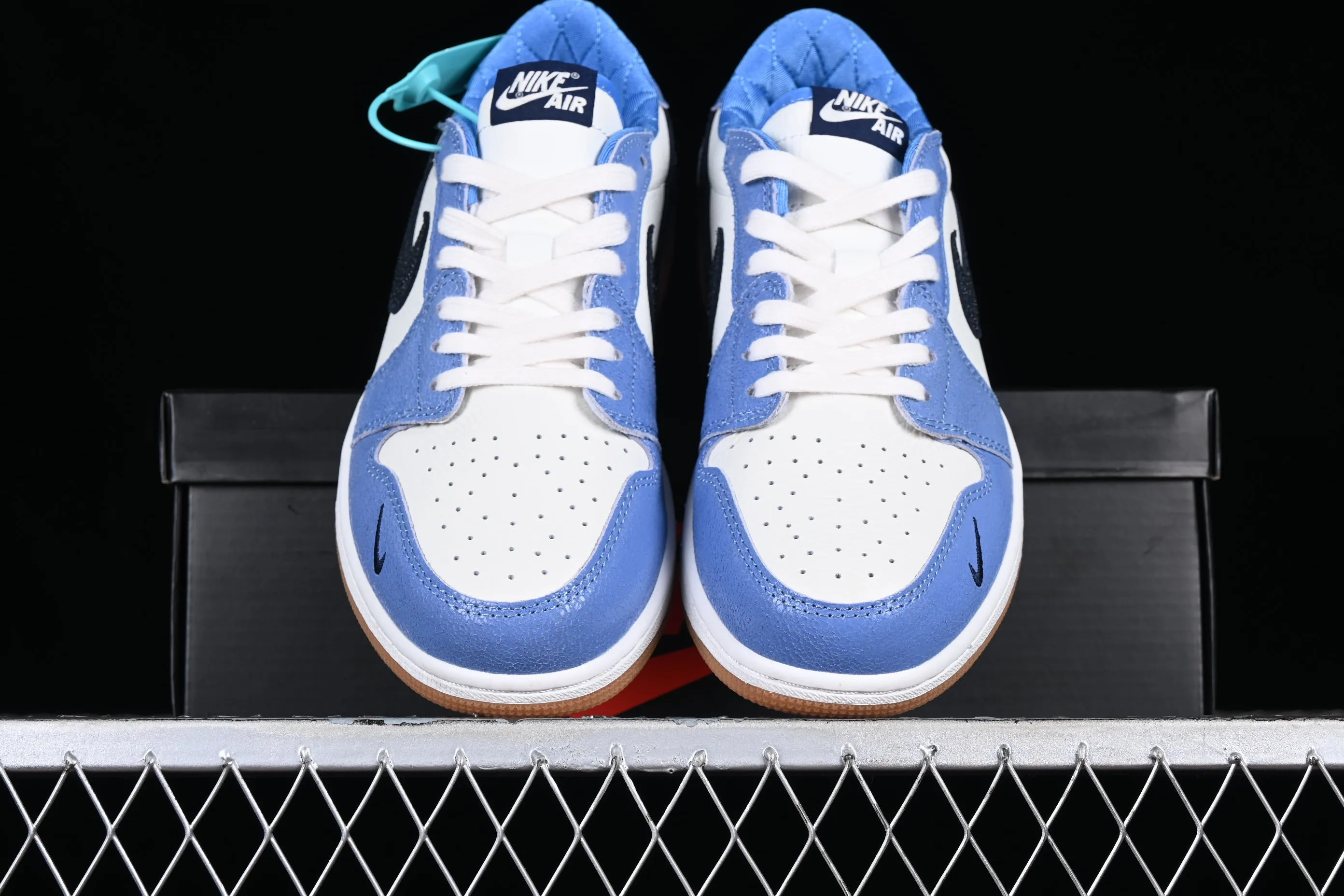 All categories Air Jordan Jordan series basketball shoes Air Jordan 1 Low Z version Air Jordan 1 Low AJ1 Joe 1 black and white blue burst pattern low-top cultural basketball shoes DZ0791-102